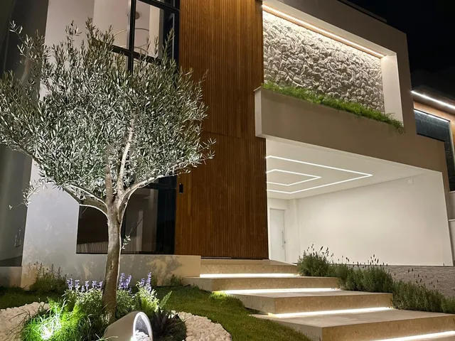 Imagem 9: Residência de Alto Padrão com Automação Completa, Energia Solar e Piscina Aquecida em