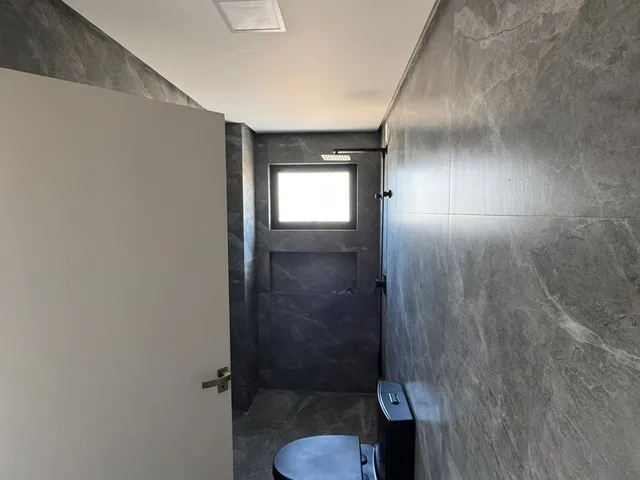 Imagem 14: Residência de Alto Padrão com Automação Completa, Energia Solar e Piscina Aquecida em