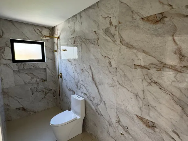 Imagem 11: Residência de Alto Padrão com Automação Completa, Energia Solar e Piscina Aquecida em
