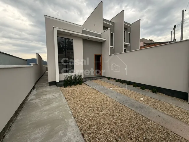Imagem: Casa à venda no bairro Limeira Baixa