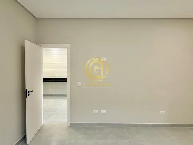 Imagem 2: Casa de Luxo em Condomínio: 3 Quartos, 1 Suíte, Área Gourmet e muito mais em Jardim
