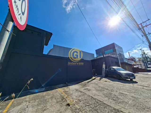 Imagem: O depósito possui 3 Banheiros, 3 Vagas na garagem, 780m²