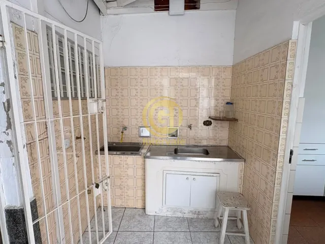Imagem 3: Excelente Oportunidade no Centro de Jacareí: 2 Casas no Mesmo Terreno!
