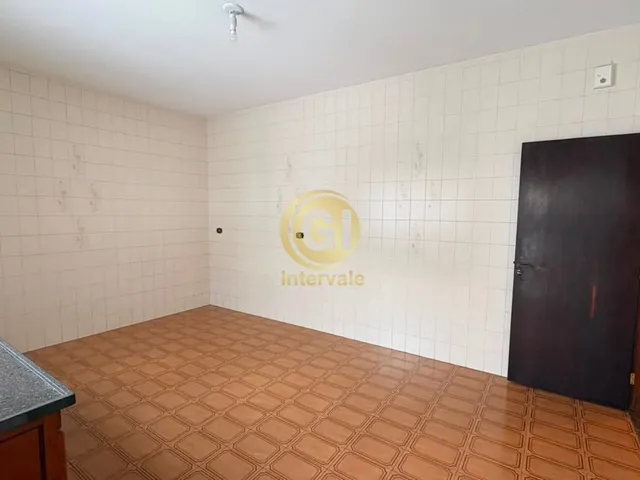 Imagem 10: Excelente Oportunidade no Centro de Jacareí: 2 Casas no Mesmo Terreno!