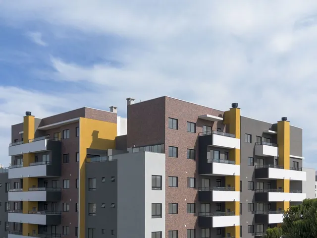 Imagem: A casa possui 3 Dormitórios, 1 Suíte, 3 Banheiros, 2