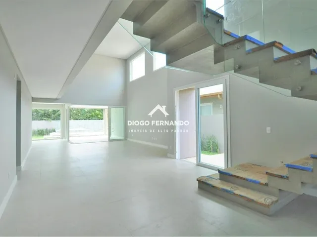 Imagem 4: Casa de Alto Padrão em Condomínio Exclusivo na Lagoa da Conceição