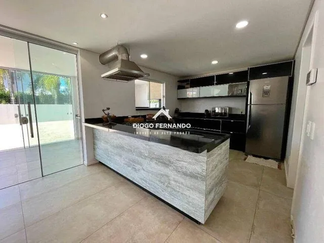 Imagem 3: Casa À Venda em Jurerê Internacional com 400 M², Piscina e 3 Suítes