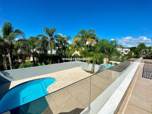 Imagem 2: Casa À Venda em Jurerê Internacional com 400 M², Piscina e 3 Suítes