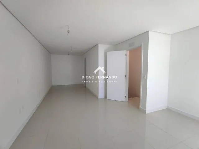 Imagem 3: Cobertura à venda no Pântano do Sul com vista mar e 3 suítes