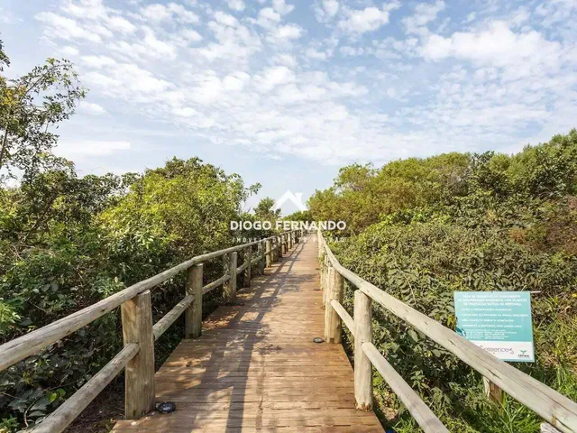 Imagem 2: Cobertura com Vista Mar no Campeche e Acesso Privativo à Praia