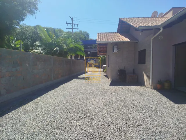 Imagem 10: Casa com piscina e área de festas em Rio dos Cedros