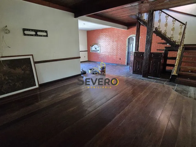 Imagem 9: Residência Multifuncional com Amplo Terreno e Estrutura Completa para Moradia, Eventos e