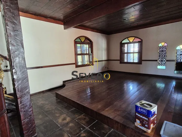 Imagem 3: Residência Multifuncional com Amplo Terreno e Estrutura Completa para Moradia, Eventos e