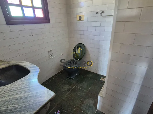 Imagem 5: Residência Multifuncional com Amplo Terreno e Estrutura Completa para Moradia, Eventos e