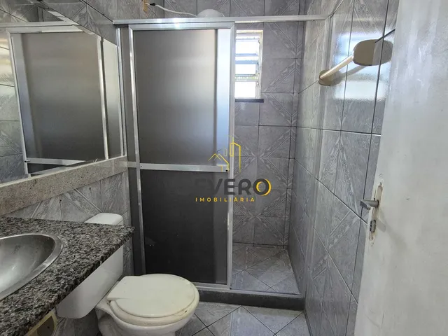 Imagem 2: Residência Multifuncional com Amplo Terreno e Estrutura Completa para Moradia, Eventos e