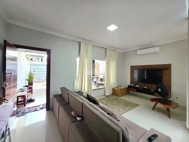 Imagem 10: Casa -Sala ampla e climatizada 3 quartos sendo 2 suítes - 507 Sul