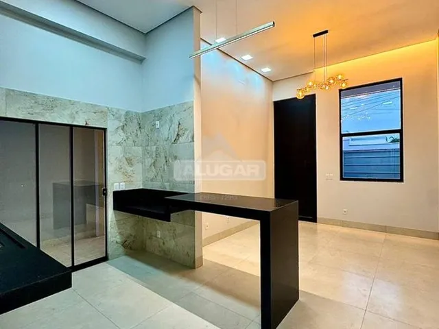 Imagem 13: Casa - Alto padrão, fachada imponente com pé-direito duplo - 505 Sul