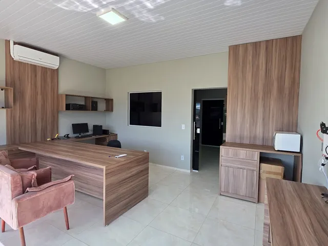 Imagem: A sala comercial possui 2 Dormitórios, 1 Banheiro, 27m²