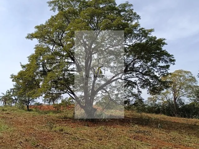 Imagem: Terreno à venda em Mateus Leme-MG, bairro