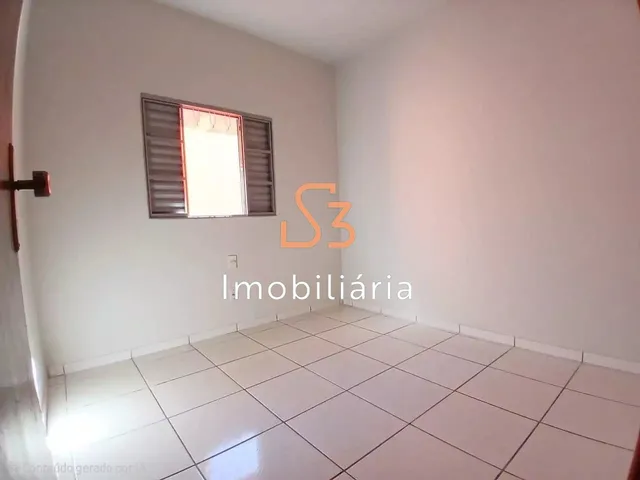Imagem 14: Alugue agora essa incrível casa de 3 quartos no bairro São Jorge, Uberlândia-MG!