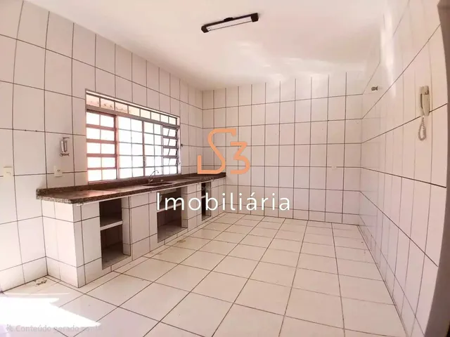 Imagem 5: Alugue agora essa incrível casa de 3 quartos no bairro São Jorge, Uberlândia-MG!