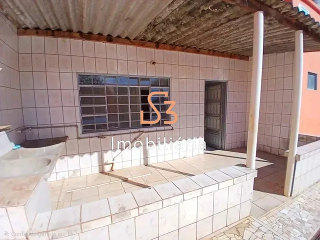 Imagem 6: Alugue agora essa incrível casa de 3 quartos no bairro São Jorge, Uberlândia-MG!
