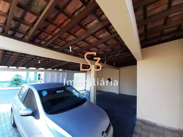 Imagem 15: Casa para locação no bairro Santa Mônica em Uberlândia-MG: 3 quartos, 1 suíte, 2