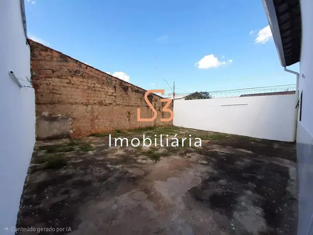 Imagem 3: Casa para locação no bairro Santa Mônica em Uberlândia-MG: 3 quartos, 1 suíte, 2
