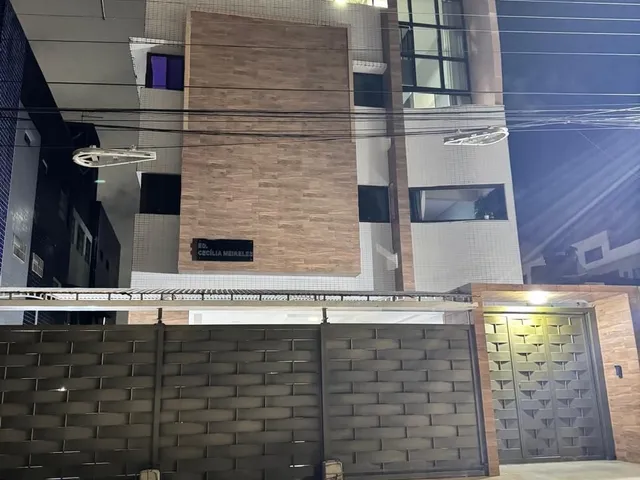 Imagem: O apartamento possui 2 Dormitórios, 1 Suíte, 1 Banheiro,