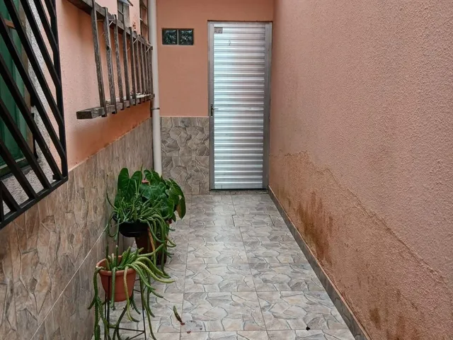 Imagem 2: Casa com 2 Vagas, Suíte e Quintal Amplo no Residencial Flor de Lótus