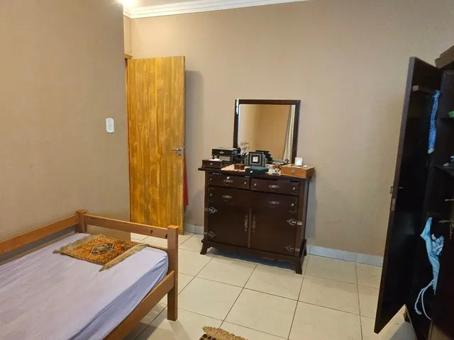 Imagem 9: Casa à Venda no Cypress Garden com 3 Quartos e Suíte