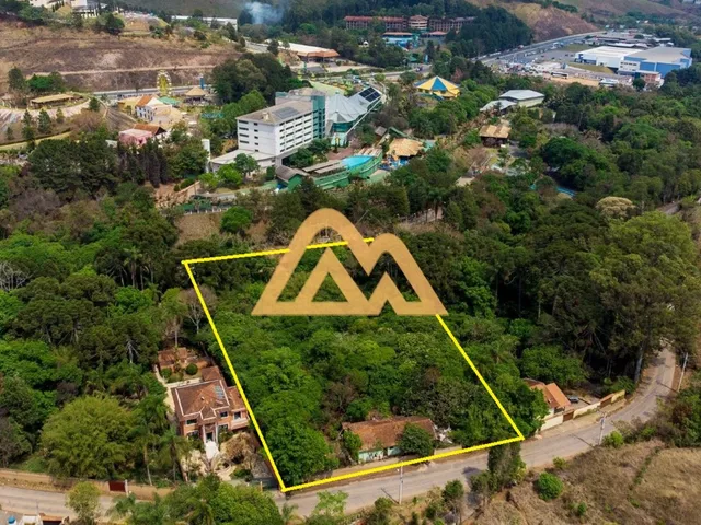 Imagem: O terreno possui 2.800m² de Área e está localizado em