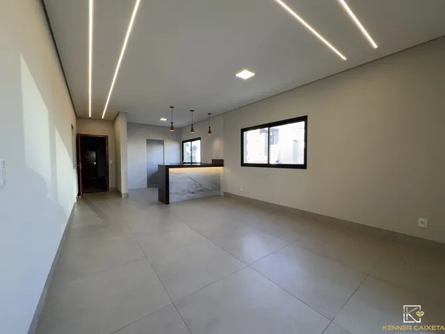 Imagem: O apartamento possui 3 Dormitórios, 1 Suíte, 1 Banheiro,