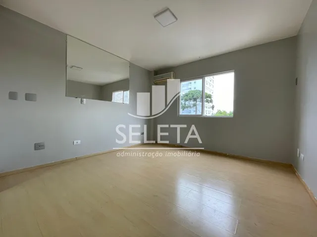 Imagem 14: Lindo sobrado á venda, no Centro, com uma excelente localização em Cascavel-PR