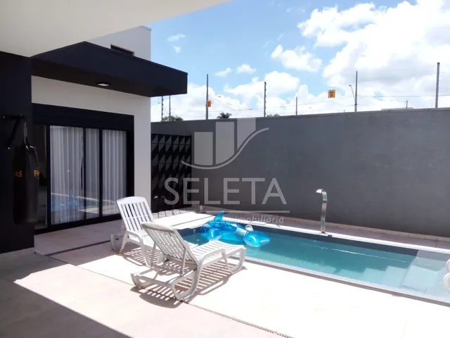 Imagem 12: Casa à Venda com Piscina Aquecida, Energia Solar e 4 Quartos - Pronta para Morar