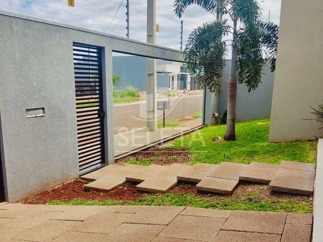 Imagem 2: Casa à Venda com Piscina Aquecida, Energia Solar e 4 Quartos - Pronta para Morar