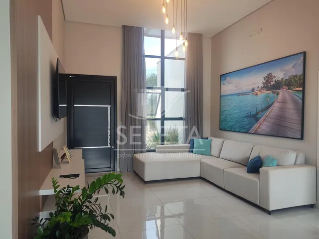 Imagem 3: Casa à Venda com Piscina Aquecida, Energia Solar e 4 Quartos - Pronta para Morar