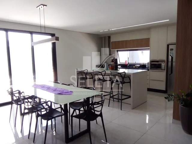 Imagem 7: Casa à Venda com Piscina Aquecida, Energia Solar e 4 Quartos - Pronta para Morar