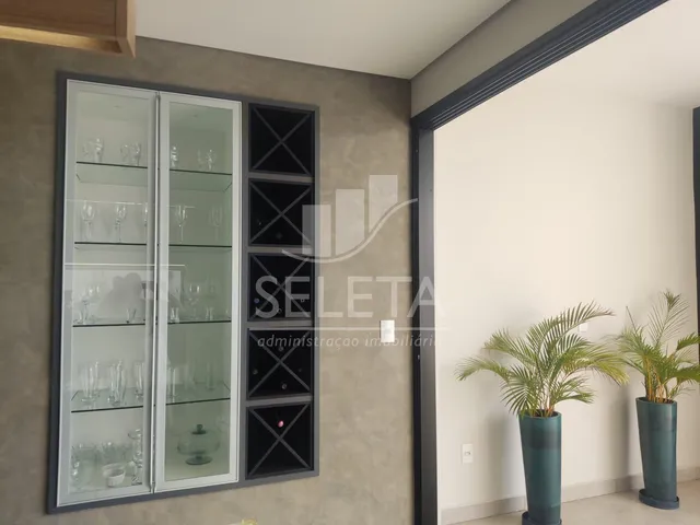 Imagem 8: Casa à Venda com Piscina Aquecida, Energia Solar e 4 Quartos - Pronta para Morar