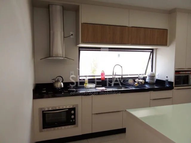 Imagem 9: Casa à Venda com Piscina Aquecida, Energia Solar e 4 Quartos - Pronta para Morar