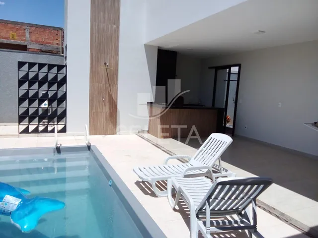 Imagem 13: Casa à Venda com Piscina Aquecida, Energia Solar e 4 Quartos - Pronta para Morar