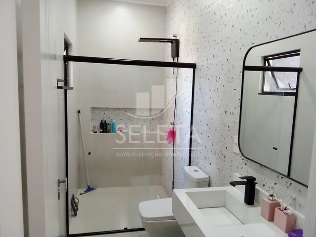 Imagem 16: Casa à Venda com Piscina Aquecida, Energia Solar e 4 Quartos - Pronta para Morar