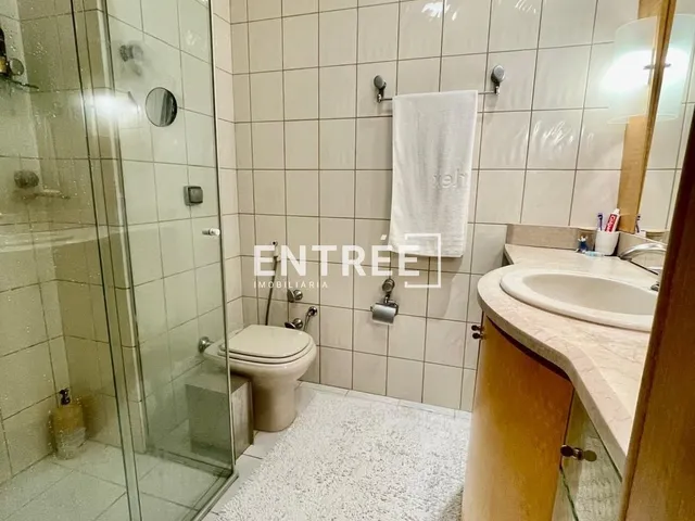 Imagem 2: Apartamento 3 Quartos (sendo 1 Suíte) e 2 Vagas livres - Centro