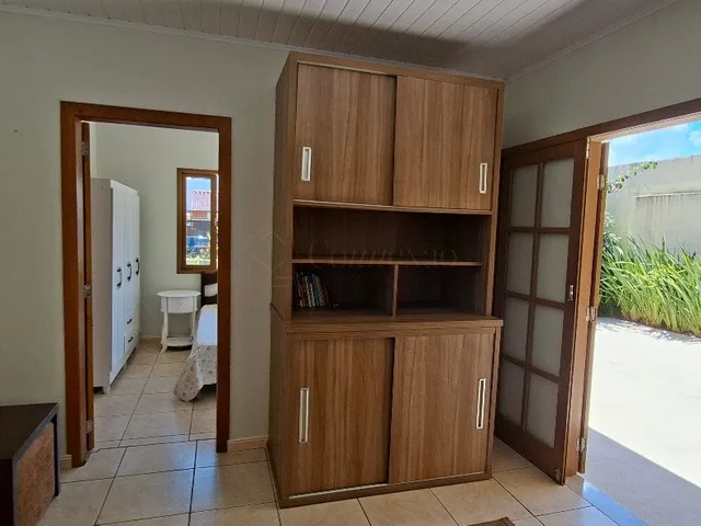 Imagem 8: Imperdível casa à venda no Centro de Garopaba-SC com 5 quartos, 1 sala, 2 banheiros, 2