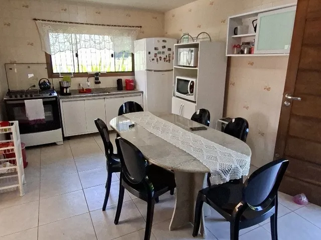 Imagem 15: Imperdível casa à venda no Centro de Garopaba-SC com 5 quartos, 1 sala, 2 banheiros, 2