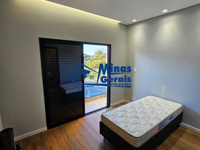 Imagem 4: Casa em Condomínio à Venda em Jacareí - 3 Dormitórios (Suíte com Closet e Sacada) e