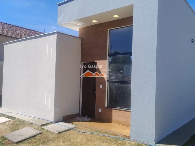 Imagem: A casa possui 3 Dormitórios, 1 Suíte, 4 Vagas na garagem