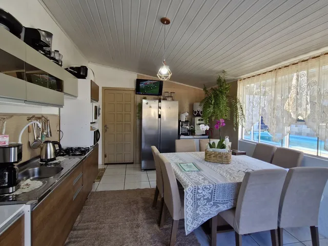 Imagem 6: Casa 3 dormitórios com Piscina, Pátio Individual, Amplo Salão com Churrasqueira