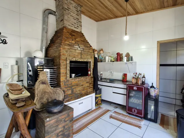 Imagem 7: Casa 3 dormitórios com Piscina, Pátio Individual, Amplo Salão com Churrasqueira