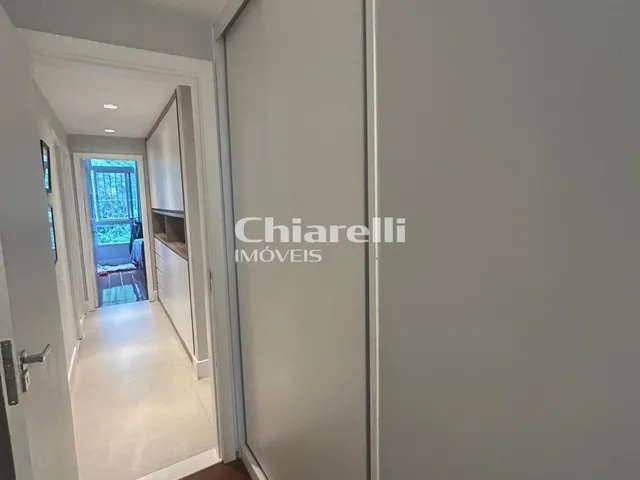 Imagem 2: Apartamento de alto padrão à venda em Icaraí-RJ: 4 quartos, 2 suítes, vista para o